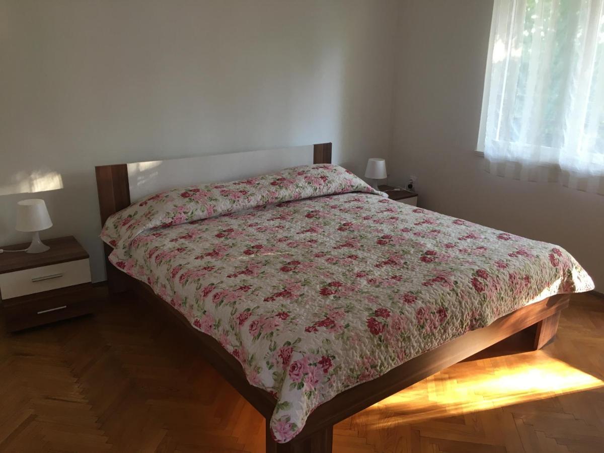 Apartman Kora Njivice Luaran gambar