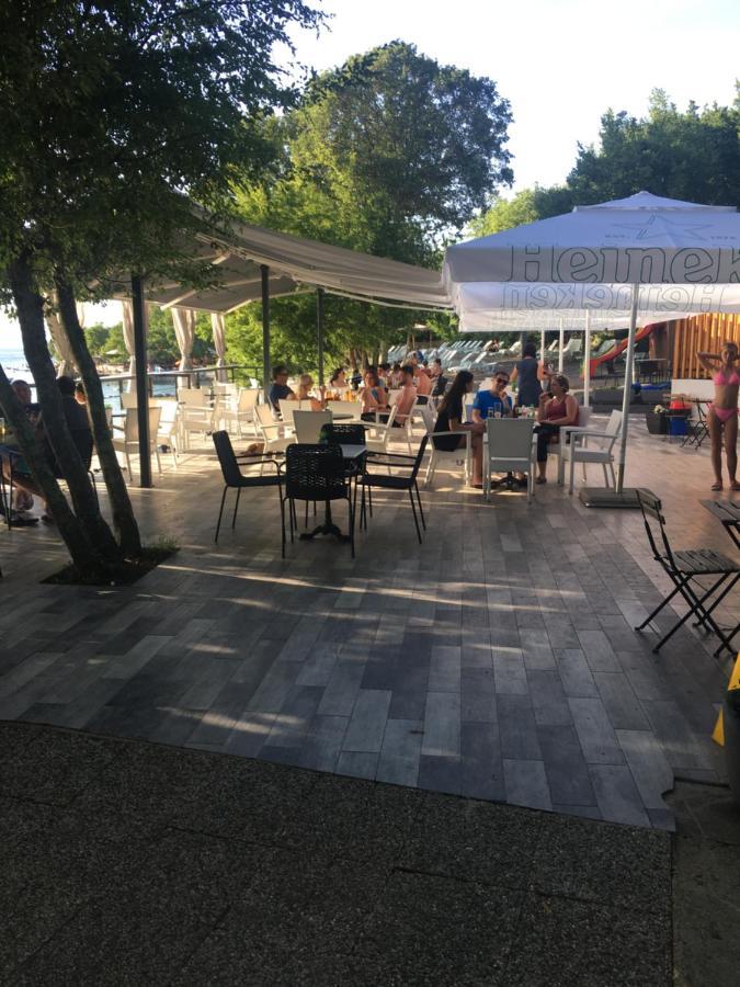 Apartman Kora Njivice Luaran gambar