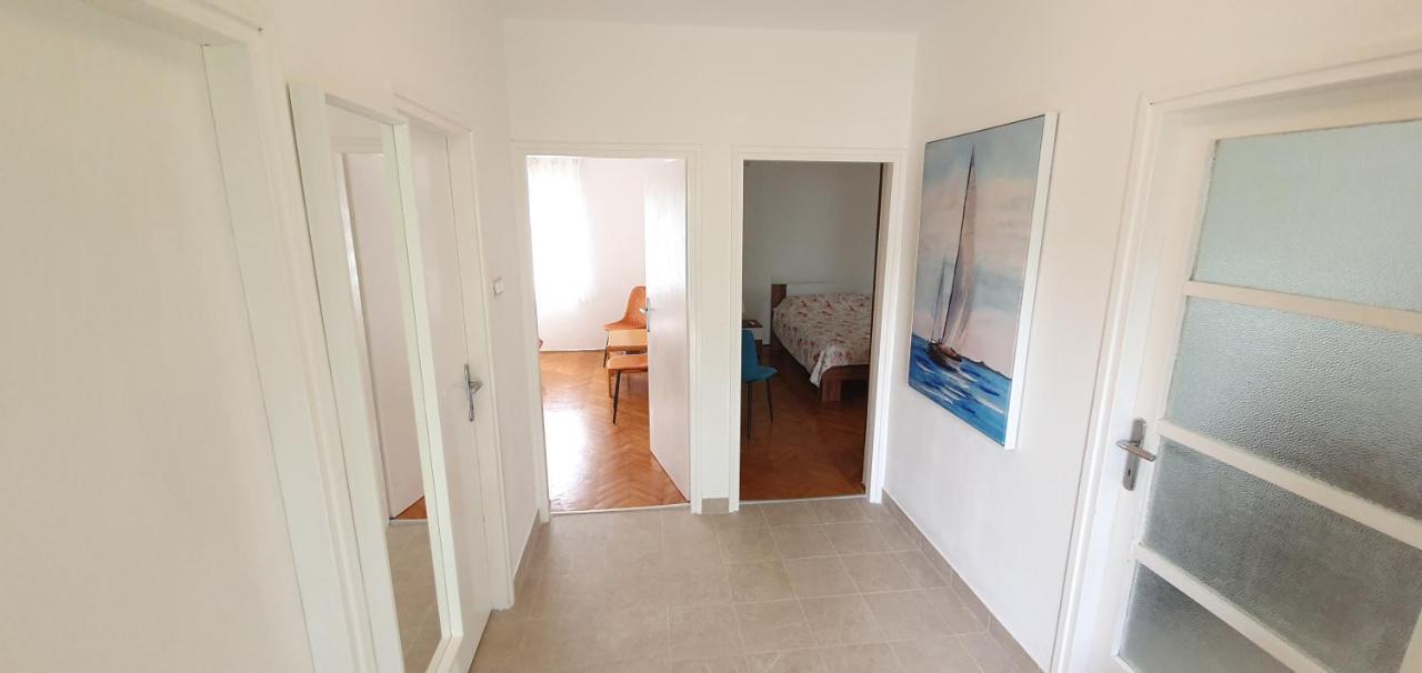 Apartman Kora Njivice Luaran gambar