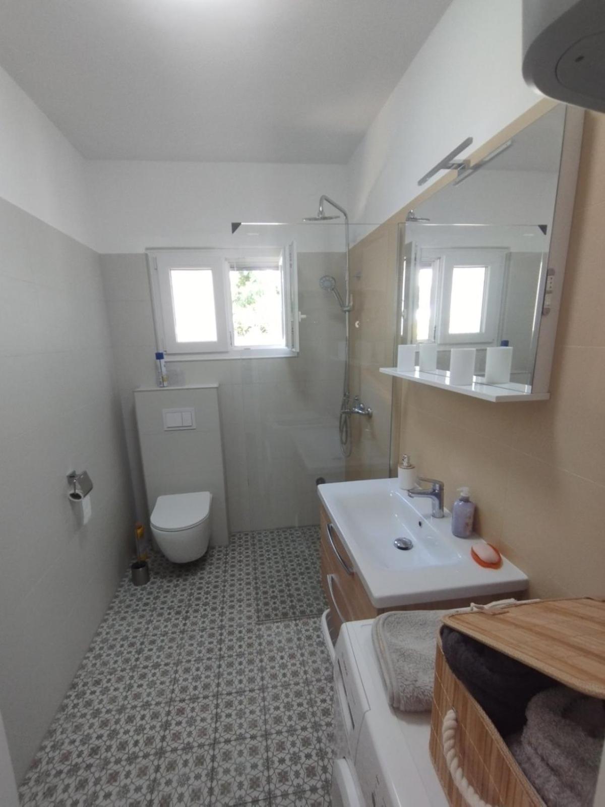 Apartman Kora Njivice Luaran gambar