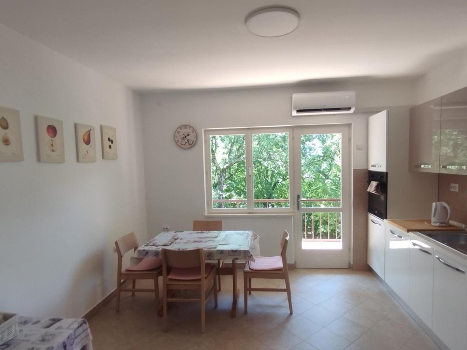 Apartman Kora Njivice Luaran gambar