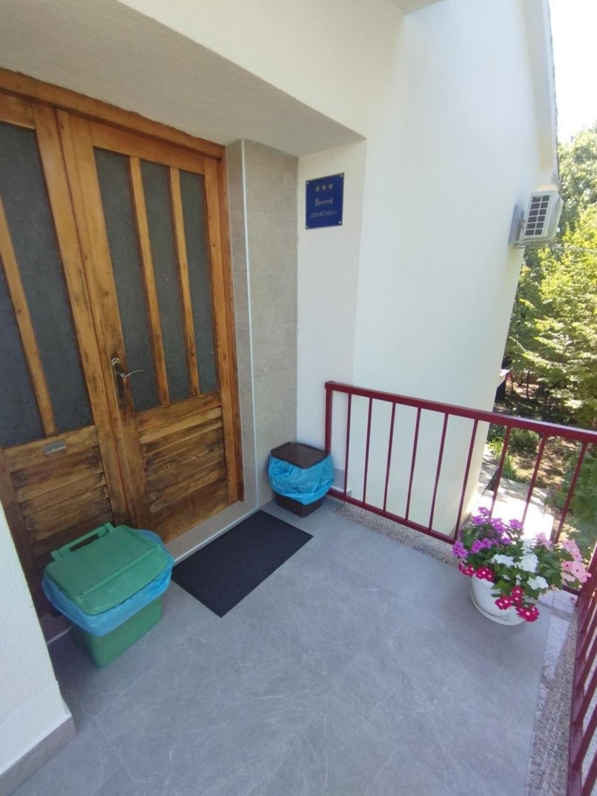 Apartman Kora Njivice Luaran gambar